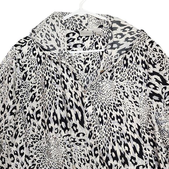 Chico's Zenergy Jacket Hooded Animal Print 3/4 Sleeve Lightweight Zip Up‎ Size 3 - Picture 3 of 8